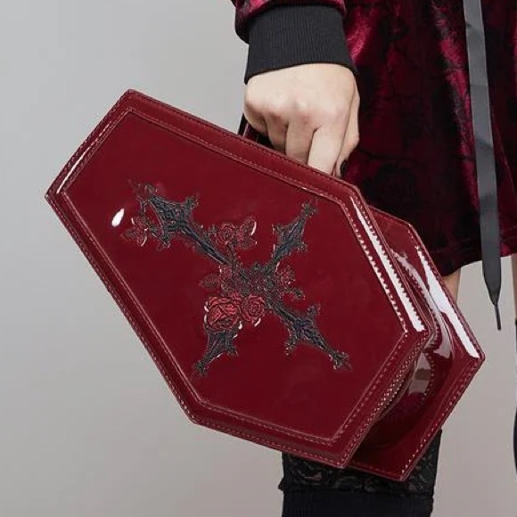 Dollskill Widow Young Runaway Coffin Bag - Picture 2 of 11